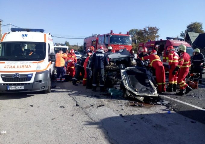 Accident teribil pe DN1. doi oameni au murit și alți șase au fost răniți Accident teribil pe DN1. doi oameni au murit și alți șase au fost răniți
