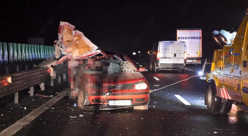 Accident teribil pe A1. Doi morți după impactul dintre un TIR și un autoturism Accident teribil pe A1. Doi morți după impactul dintre un TIR și un autoturism