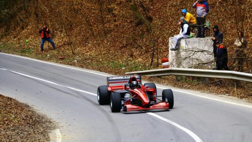 Pilotul reșițean Lucien Hora, în fața unei noi etape din Campionatul Naţional de viteză în coastă Pilotul reșițean Lucien Hora, în fața unei noi etape din Campionatul Naţional de viteză în coastă