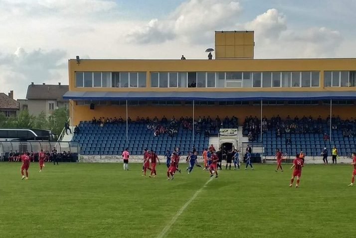 CSM Reșița a pierdut la Sebiș, dar rămâne lider CSM Reșița a pierdut la Sebiș, dar rămâne lider
