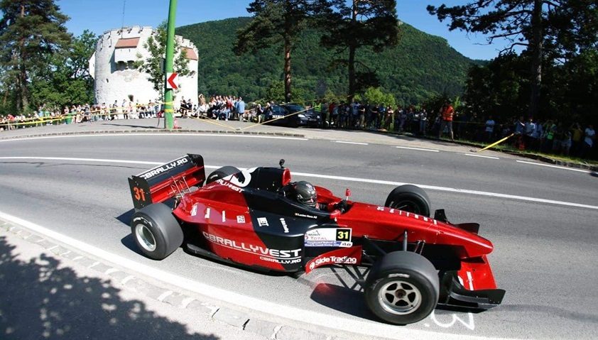 Pilotul reșițean Lucien Hora, pe podium în etapa a III-a a Campionatului Naţional de Viteză în Coastă Pilotul reșițean Lucien Hora, pe podium în etapa a III-a a Campionatului Naţional de Viteză în Coastă