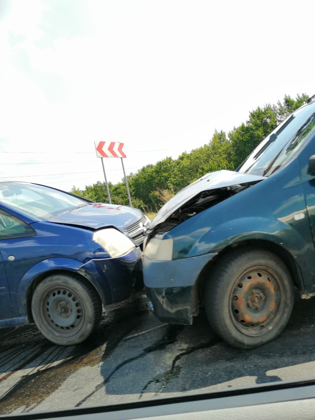aspect half Happy FOTO] Două accidente şi o tamponare, în aceeaşi zi, în apropiere de Reşiţa  | Radio România Reșița