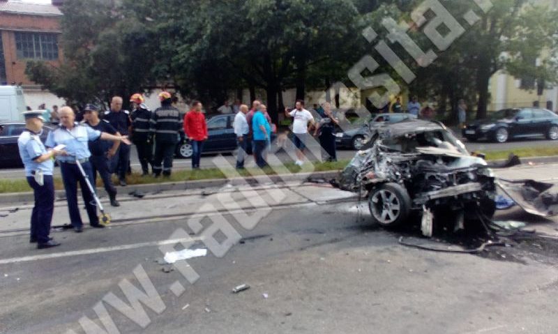 [FOTO] De la bal la spital: În loc să joace la nuntă, a ajuns în… ambulanţă