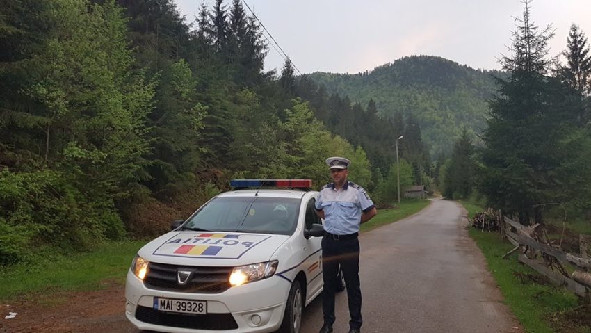 Poliţiştii din două judeţe au fost pe urmele unei femei îndrăgostite Poliţiştii din două judeţe au fost pe urmele unei femei îndrăgostite