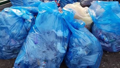 Cartierul Balta Sărată din Caransebeş a fost astăzi, ecologizat de zeci de voluntari tineri