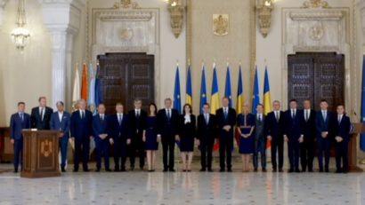 Noul guvern se reuneşte în prima sa şedinţă de la instalare