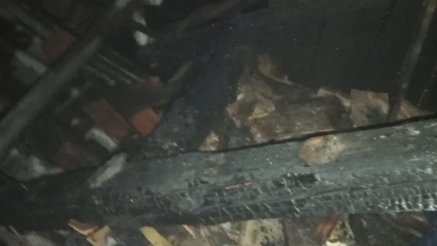 Seară de foc. Patru case au fost mistuite la Iablanița Seară de foc. Patru case au fost mistuite la Iablanița