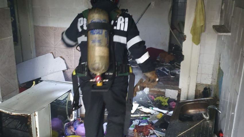 Un reșițean și-a incendiat apartamentul Un reșițean și-a incendiat apartamentul
