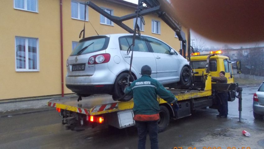 Maşinile abandonate sunt în atenţia poliţiştilor locali Maşinile abandonate sunt în atenţia poliţiştilor locali
