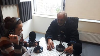 [AUDIO] „Iubirile de multe ori ne cheamă. Dacă iubești pe cineva pleci și la Paris” – scriitorul Lorin Cimponieru