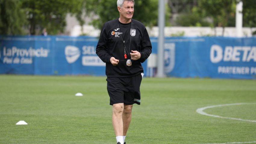 Cristiano Bergodi a condus primul antrenament al Universităţii Craiova după ieşirea din carantină Cristiano Bergodi a condus primul antrenament al Universităţii Craiova după ieşirea din carantină