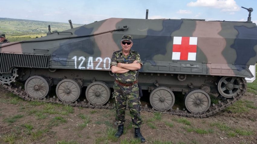 Locotenentul-colonel medic Dinu Chioralia, la Născut în România Locotenentul-colonel medic Dinu Chioralia, la Născut în România