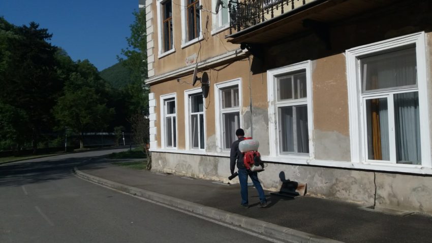 Primăria orașului Băile Herculane continuă acțiunile de dezinfecție și dezinsecție! Primăria orașului Băile Herculane continuă acțiunile de dezinfecție și dezinsecție!