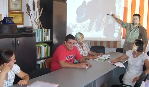 [AUDIO] DAJ Caraş-Severin şcoleşte, la cerere, tinerii fermieri: O serie de noi cursuri de formare profesională sunt pregătite pentru vara acestui an!