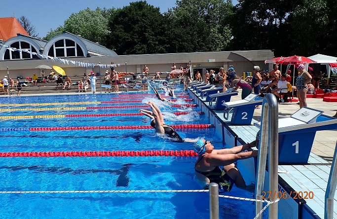 [FOTO-AUDIO] Comportare meritorie a înotătorilor masters de la Clubul Reșița 07 la Campionatele Naționale ale Ungariei