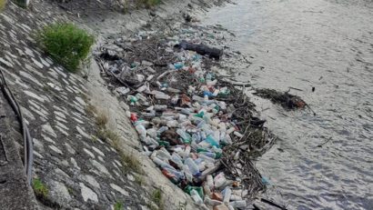 [AUDIO] PET-urile, sticlele şi dozele, o problemă de actualitate a cărăşenilor. Ministerul Mediului este cu ochii pe Consiliul Judeţean