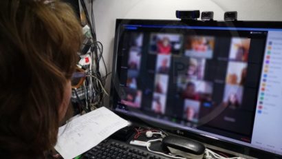 Profesorii sunt instruiţi de Ministerul Educaţiei cum să predea cursuri online
