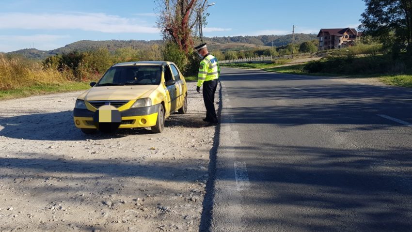 Noi controale, noi amenzi aplicate cărăşenilor care nu respectă măsurile impuse de autorităţi Noi controale, noi amenzi aplicate cărăşenilor care nu respectă măsurile impuse de autorităţi