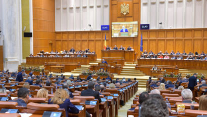 Fără entuziasmul de altădată, liderii partidelor politice comentează rezultatele alegerilor