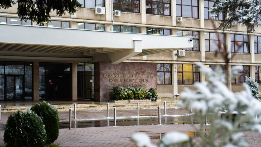 Studenţii de la Universitatea de Vest din Timişoara vor participa online la cursuri Studenţii de la Universitatea de Vest din Timişoara vor participa online la cursuri