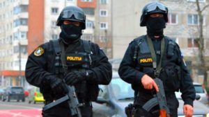 Percheziții în Caraş-Severin pentru trafic de influență, înșelăciune și fals material în înscrisuri oficiale