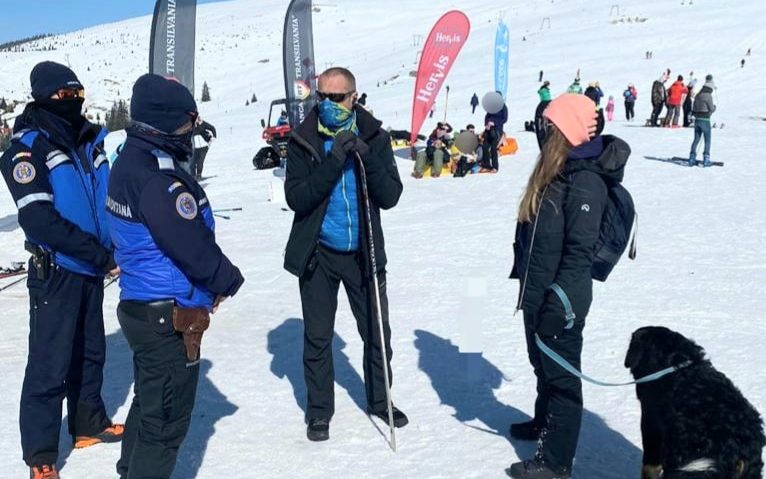 Jandarmii cărăşeni sunt alături de cei care îşi vor petrece acest sfârşit de săptămână în staţiunile montane din Caraş-Severin Jandarmii cărăşeni sunt alături de cei care îşi vor petrece acest sfârşit de săptămână în staţiunile montane din Caraş-Severin
