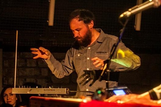 Compozitorul Gabriel Almași, din cadrul Facultății de Muzică și Teatru a Universității de Vest din Timişoara, obține premiul UCMR pentru muzică simfonică