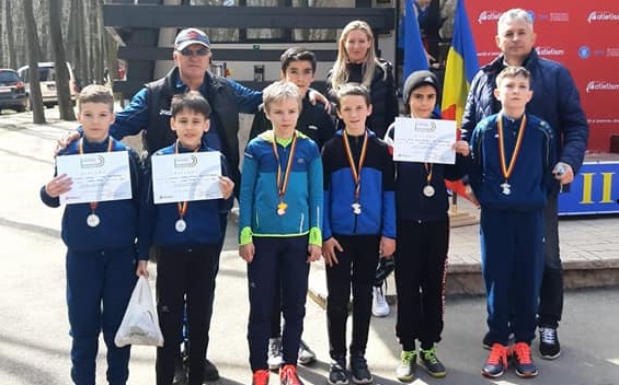 [AUDIO-FOTO] Argint pentru atleții de la CSS Caransebeș la Campionatele Naționale de Cros pentru copii I, II, juniori II și III