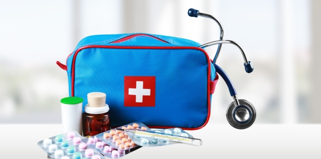 [AUDIO] Medicii îndeamnă oamenii să nu uite acasă trusa medicală de prim ajutor pentru concediu