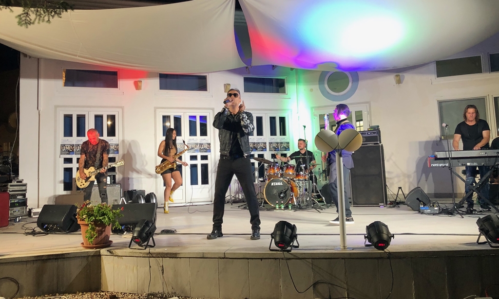 [Foto]Concert "Direcţia 5" la Gyula. Încheiere proiect RO/HU „Tradiţii sănătoase – Ştiinţă pentru generaţiile viitoare" - Vimarsana News