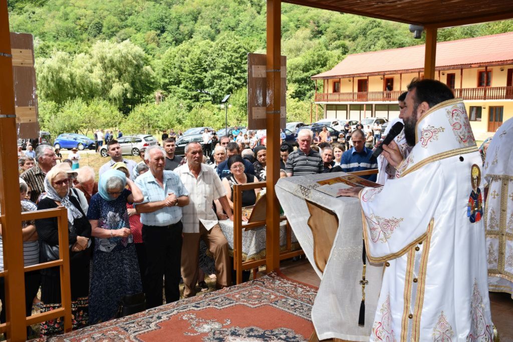 [AUDIO-FOTO] Sărbătoare la mănăstirea din Valea Almăjului - Vimarsana News