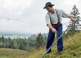 [AUDIO] Fermieri montani pregătiţi la Şcoala profesională agricolă din Cornereva