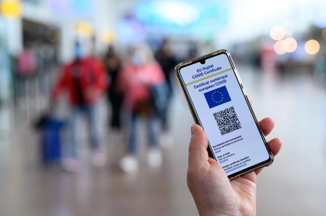 Certificatul digital al UE privind COVID-19 obligatoriu pentru personalul medical Certificatul digital al UE privind COVID-19 obligatoriu pentru personalul medical