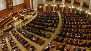 Scutece pentru adulți compensate cu 80% prin CNAS. Legea a fost adoptată de Camera Deputaților.