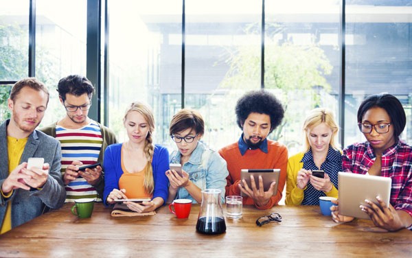 Românii din generațiile Millennials și Z vor să lucreze de la distanță Românii din generațiile Millennials și Z vor să lucreze de la distanță