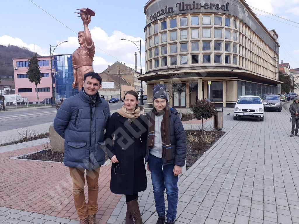 [AUDIO-FOTO] “Răzvrătirea pe cadou”, una din primele scene ale lungmetrajului “Clara”, marca Sabin Dorohoi, filmată la Reşiţa
