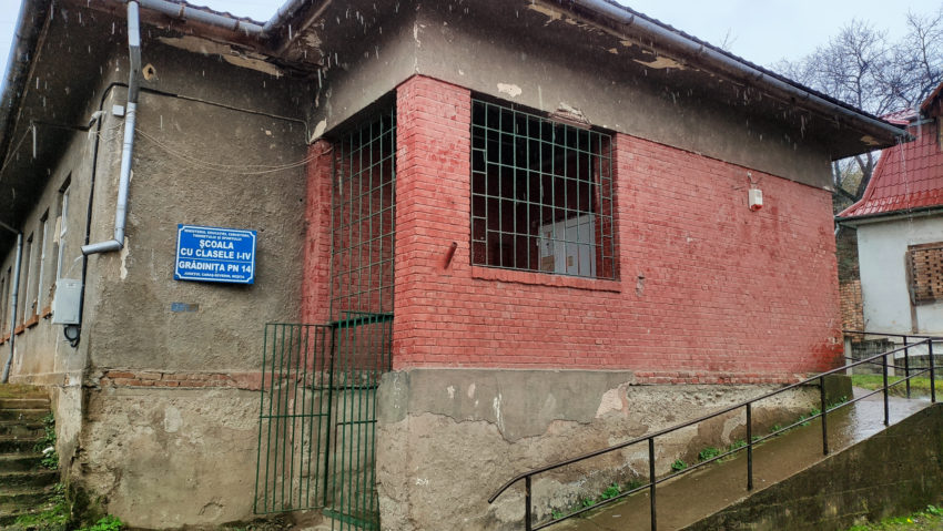 Școala primară și grădinița din cartierul reșițean Mociur, modernizate cu bani europeni Școala primară și grădinița din cartierul reșițean Mociur, modernizate cu bani europeni