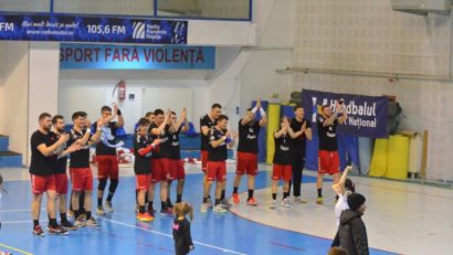 AUDIO] Handbaliştii reşiţeni dau ultima reprezentaţie la Făgăraş! Marius Bahan: „Vrem victoria, chiar dacă e un meci fără miză”