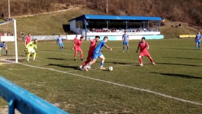 Fotbal, Liga a III-a: Voinţa Lupac a bătut Jiul şi rămâne fruntaşă în playout