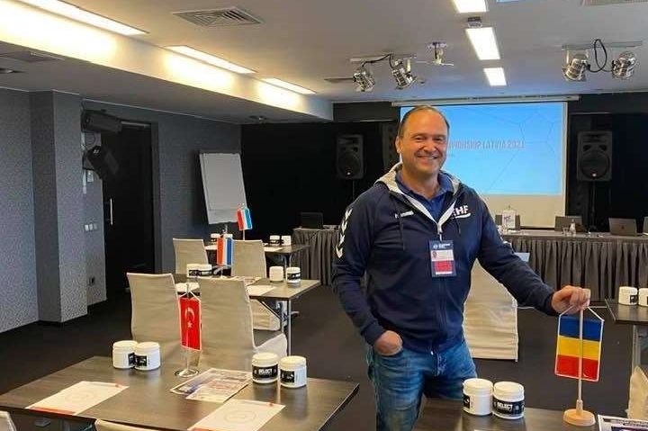 Constantin Din este noul preşedinte al Federaţiei Române de Handbal Constantin Din este noul preşedinte al Federaţiei Române de Handbal