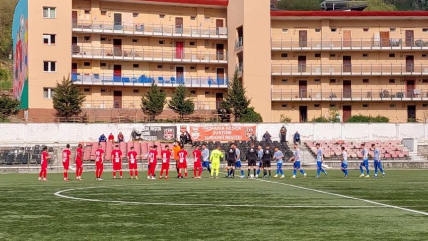 [AUDIO] Ocazii irosite, puncte pierdute. Progresul Ezeriş a cedat în faţa liderului din playout