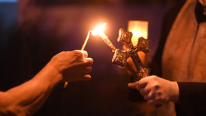Sfânta Lumină de la Ierusalim ajunge în România