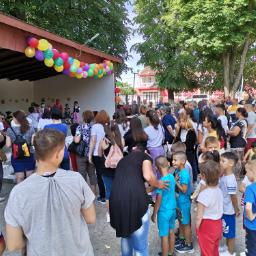 [AUDIO/FOTO] Elevii din localitățile Răcășdia și Biserica Albă, împreună de Ziua Copiilor
