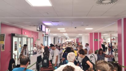 ANAT cere sprijin pentru repatrierea turiştilor şi pentru pierderile suportate în contextul sistării zborurilor BlueAir