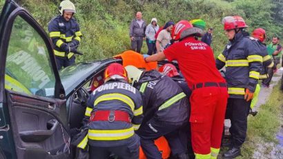 [FOTO] Accident cu victime pe DN 6
