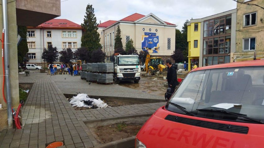 [FOTO-AUDIO] Încă o parcare din municipiul Reșița, aproape finalizată