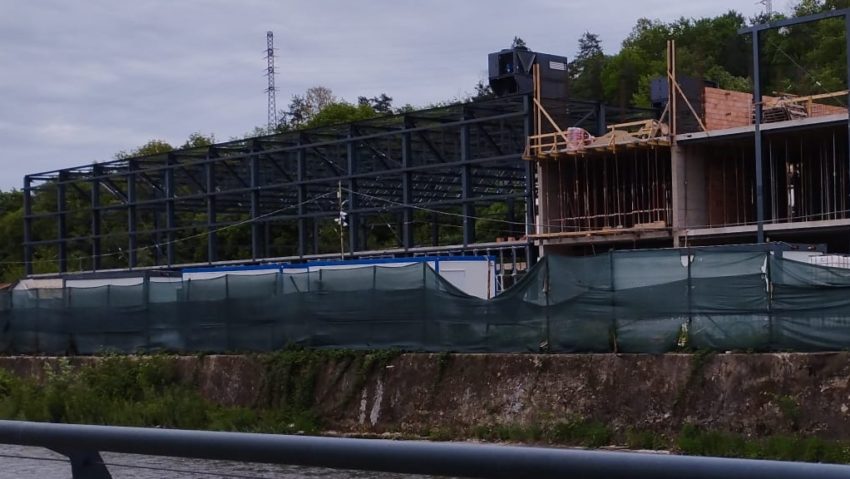 Lucrurile par să stagneze la Centrul multifuncțional din Luncă Lucrurile par să stagneze la Centrul multifuncțional din Luncă
