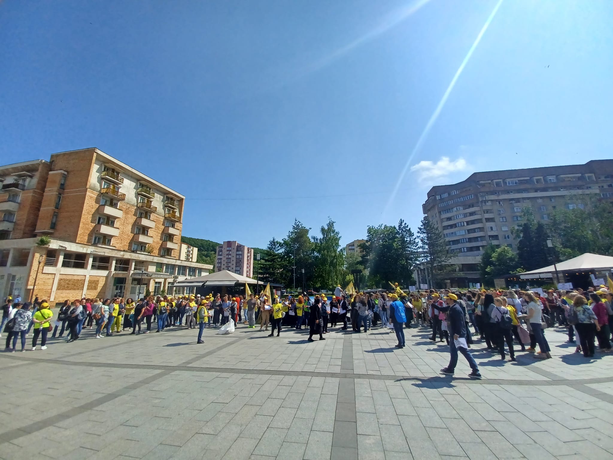 Sindicatele din educație avertizează: profesorii ar putea relua protestele. Acțiune simbolică în Caraș-Severin pe 18 iunie