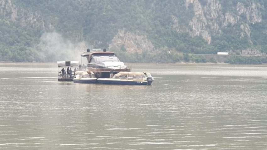 Incendiu pe yacht la Dubova Incendiu pe yacht la Dubova