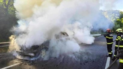 Autoturism în flăcări pe DN6-Teregova
